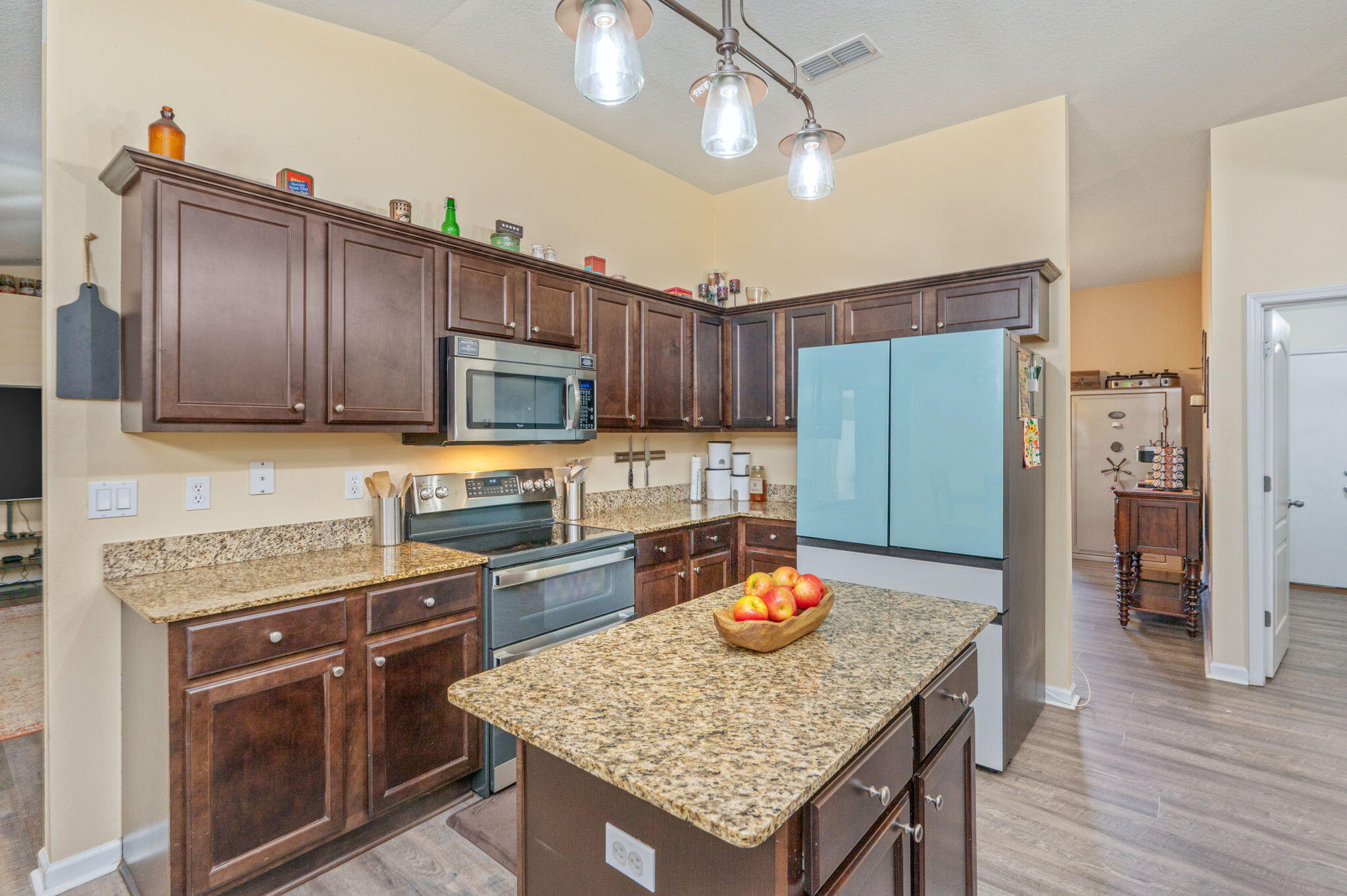 SILVER SPRINGS EST - Residential