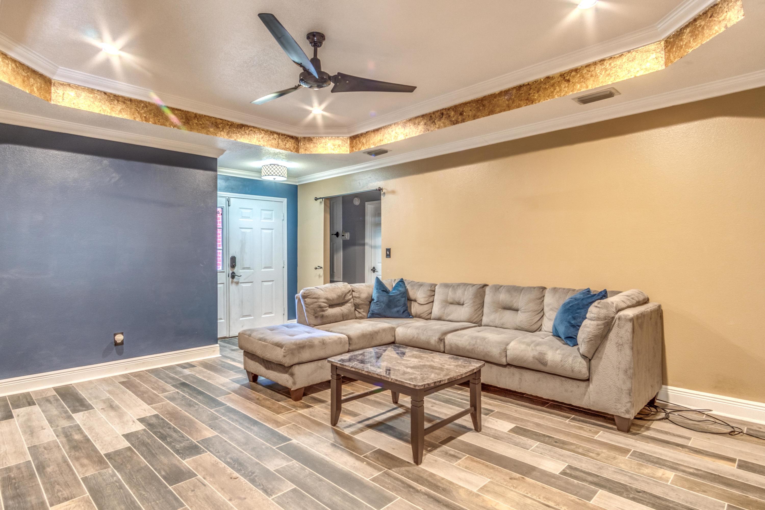 LAUDERHILL - Residential