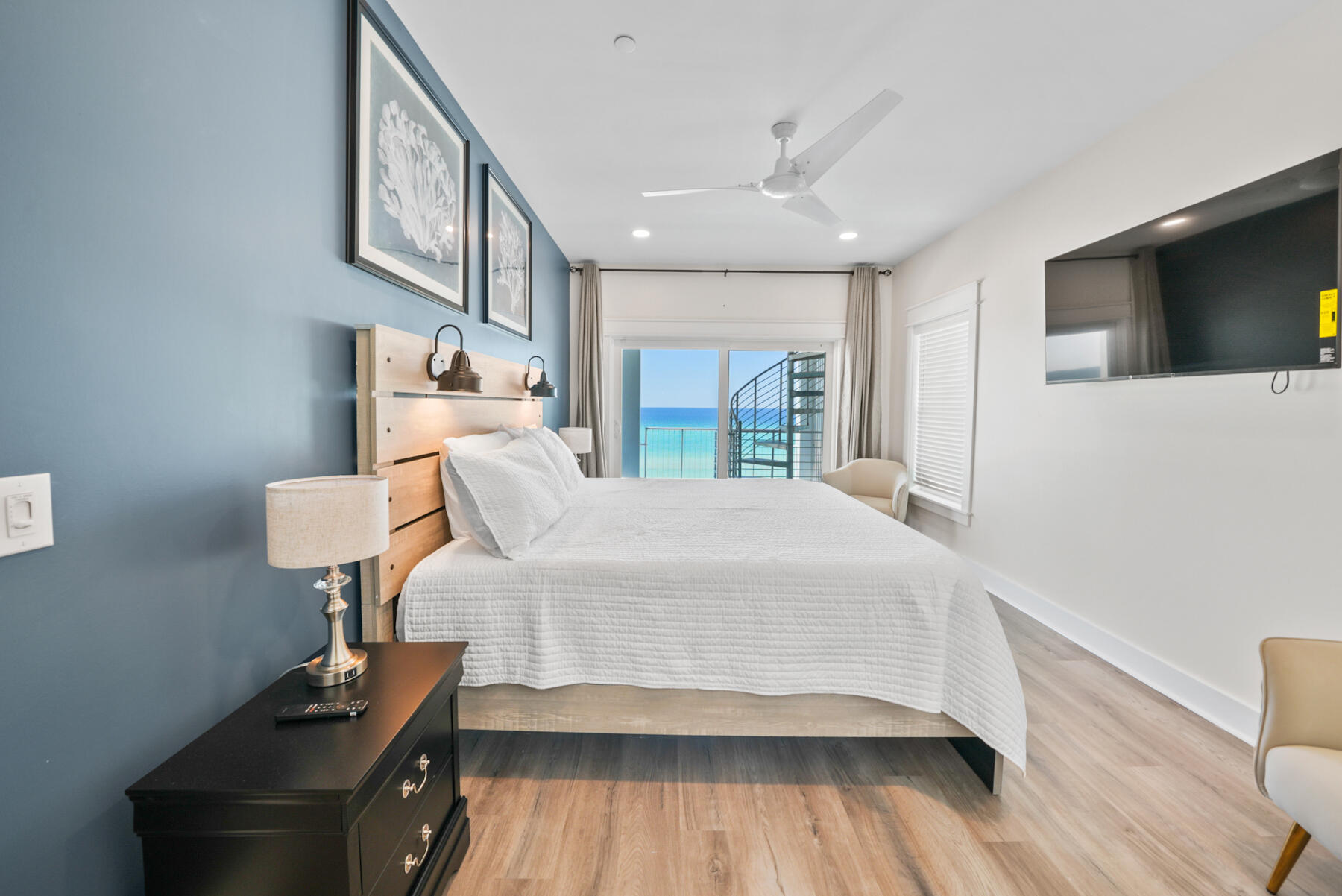 LAGUNA BEACH - Residential