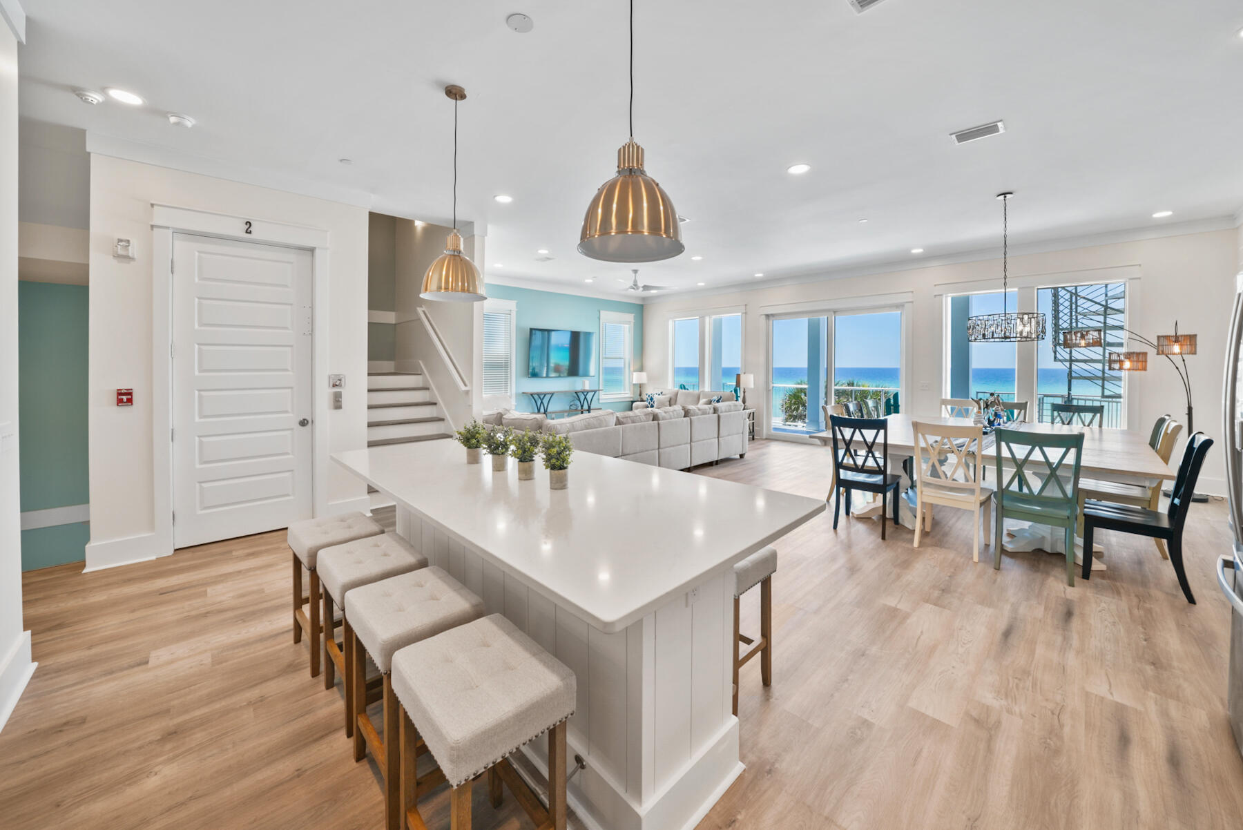 LAGUNA BEACH - Residential
