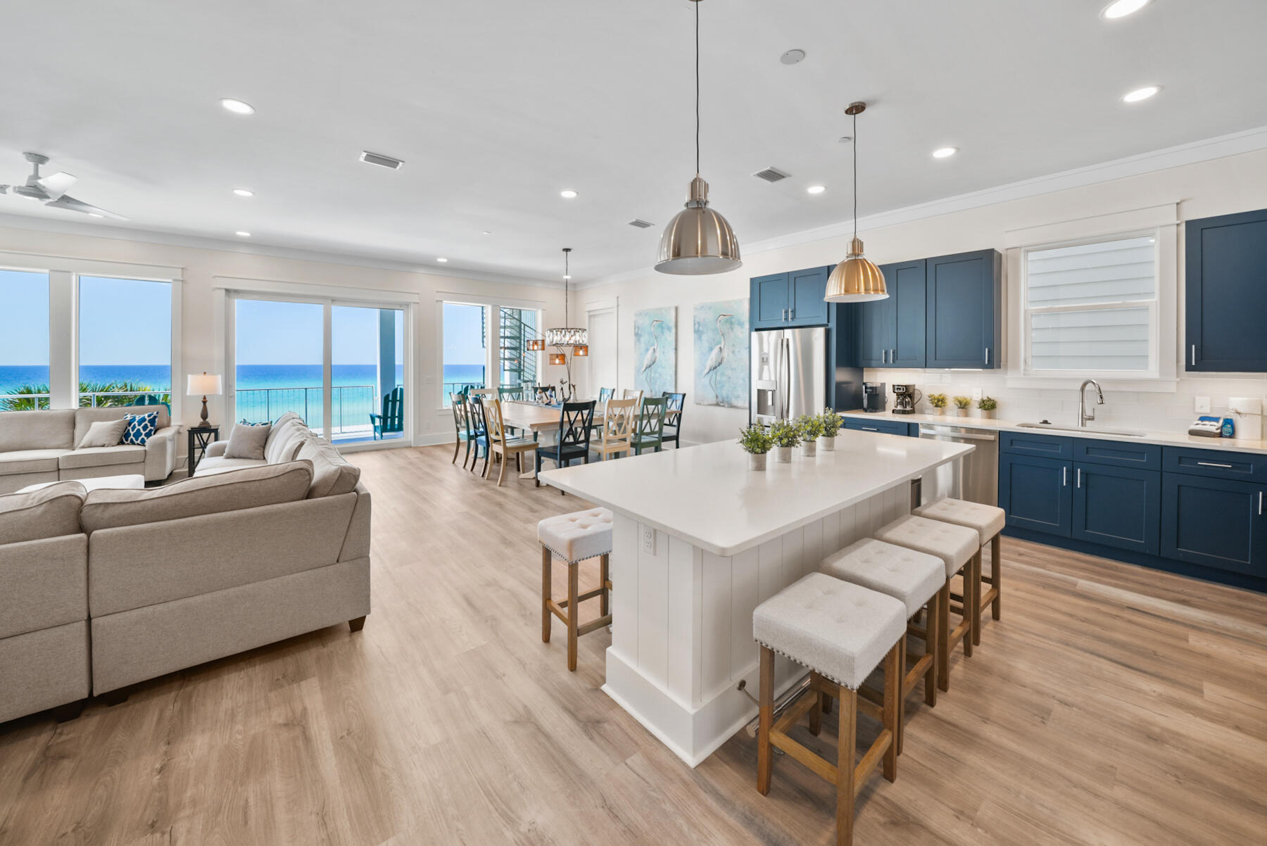 LAGUNA BEACH - Residential