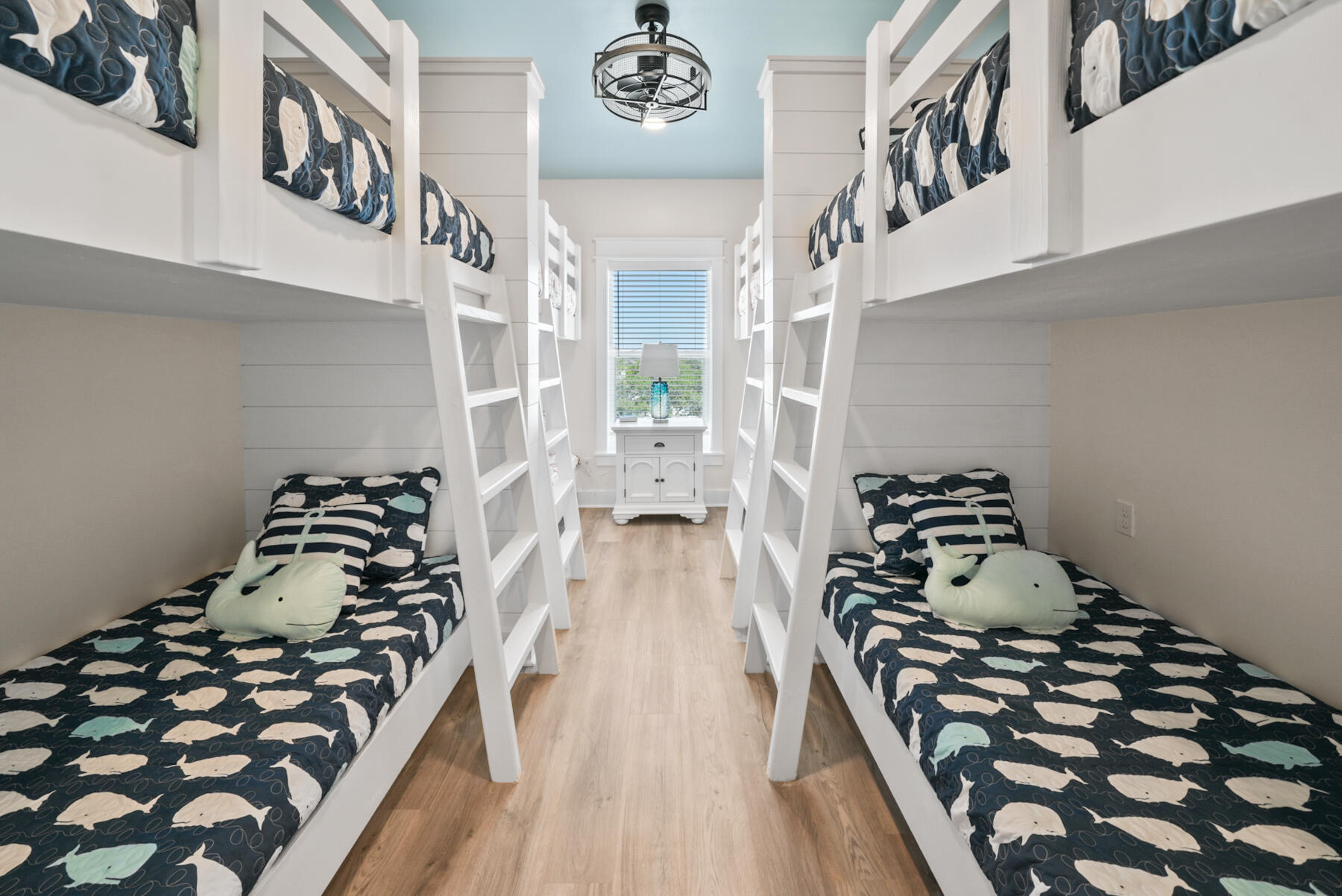 LAGUNA BEACH - Residential