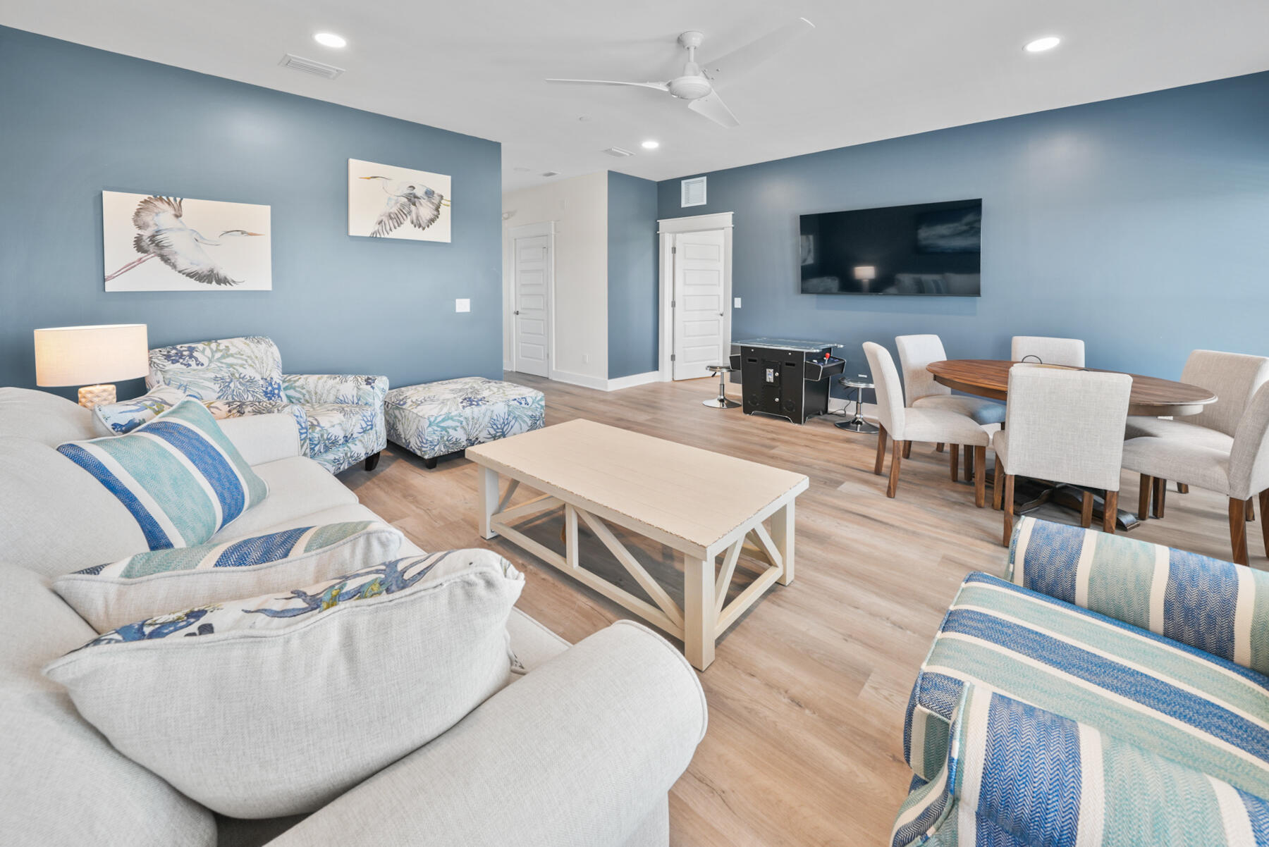 LAGUNA BEACH - Residential