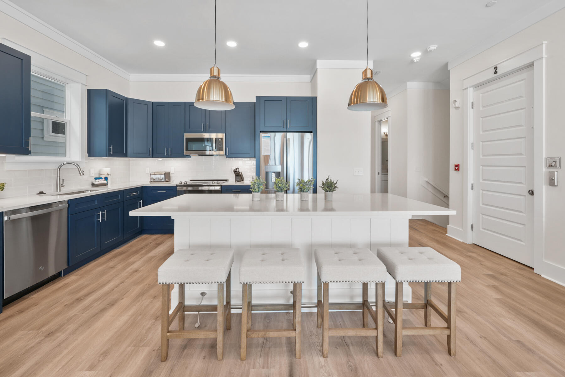 LAGUNA BEACH - Residential