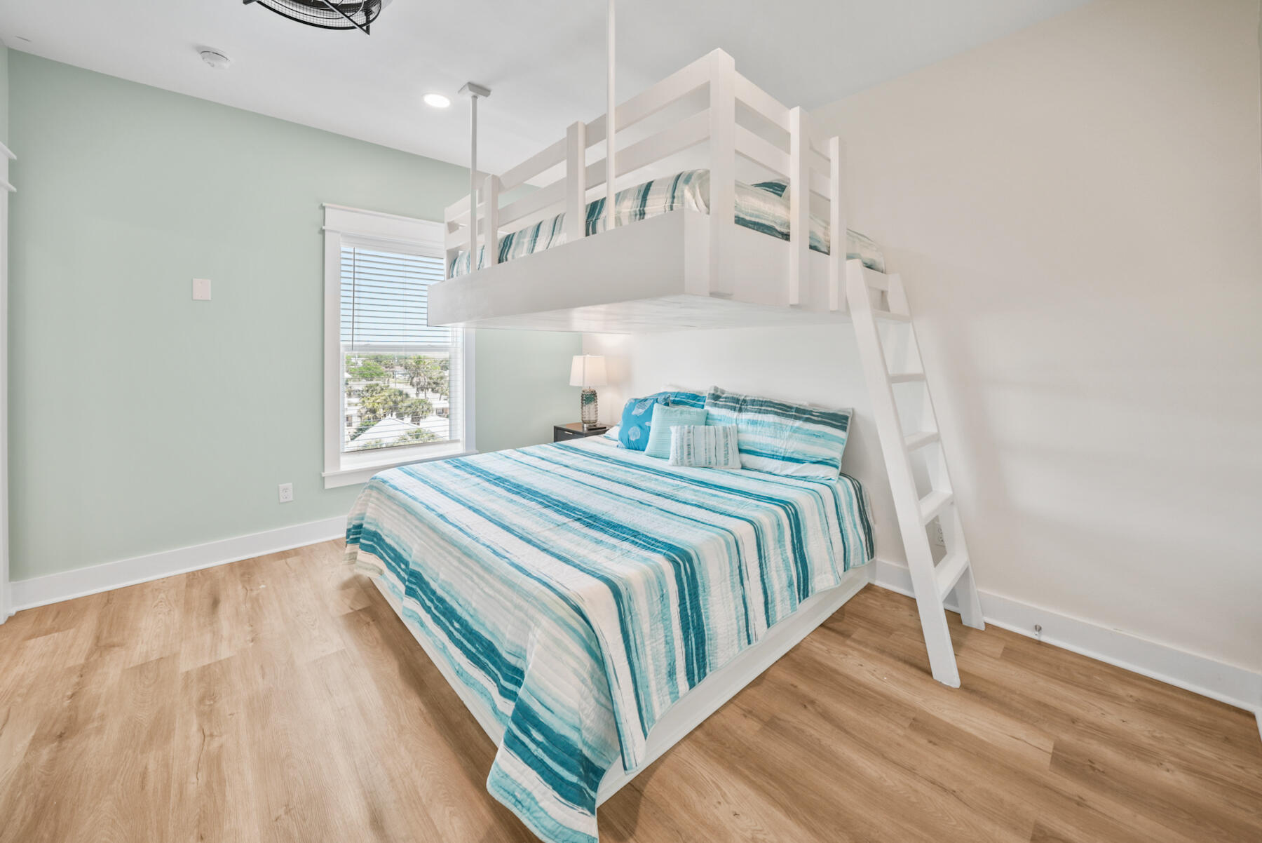 LAGUNA BEACH - Residential