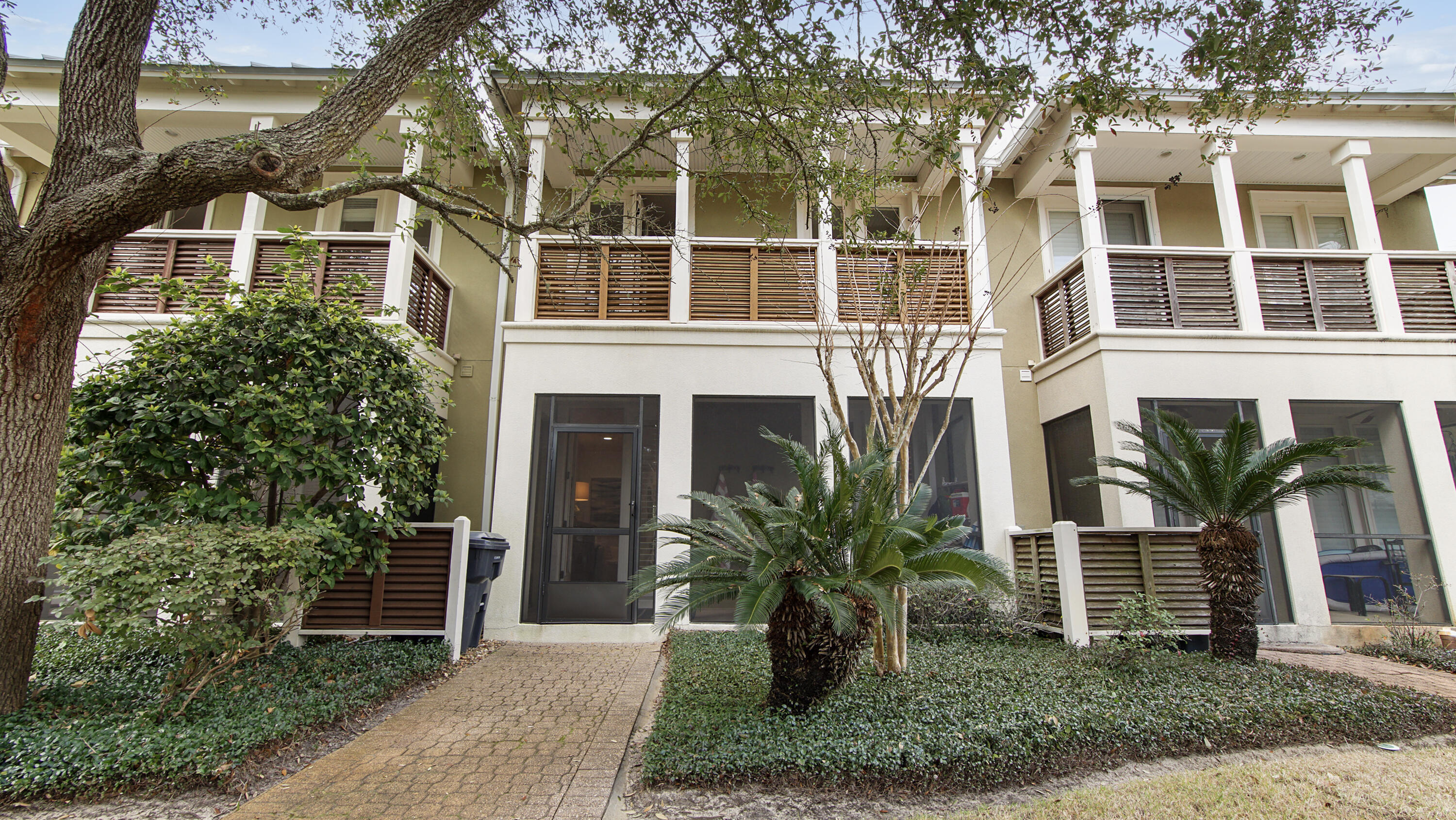 GULF PLACE - Residential