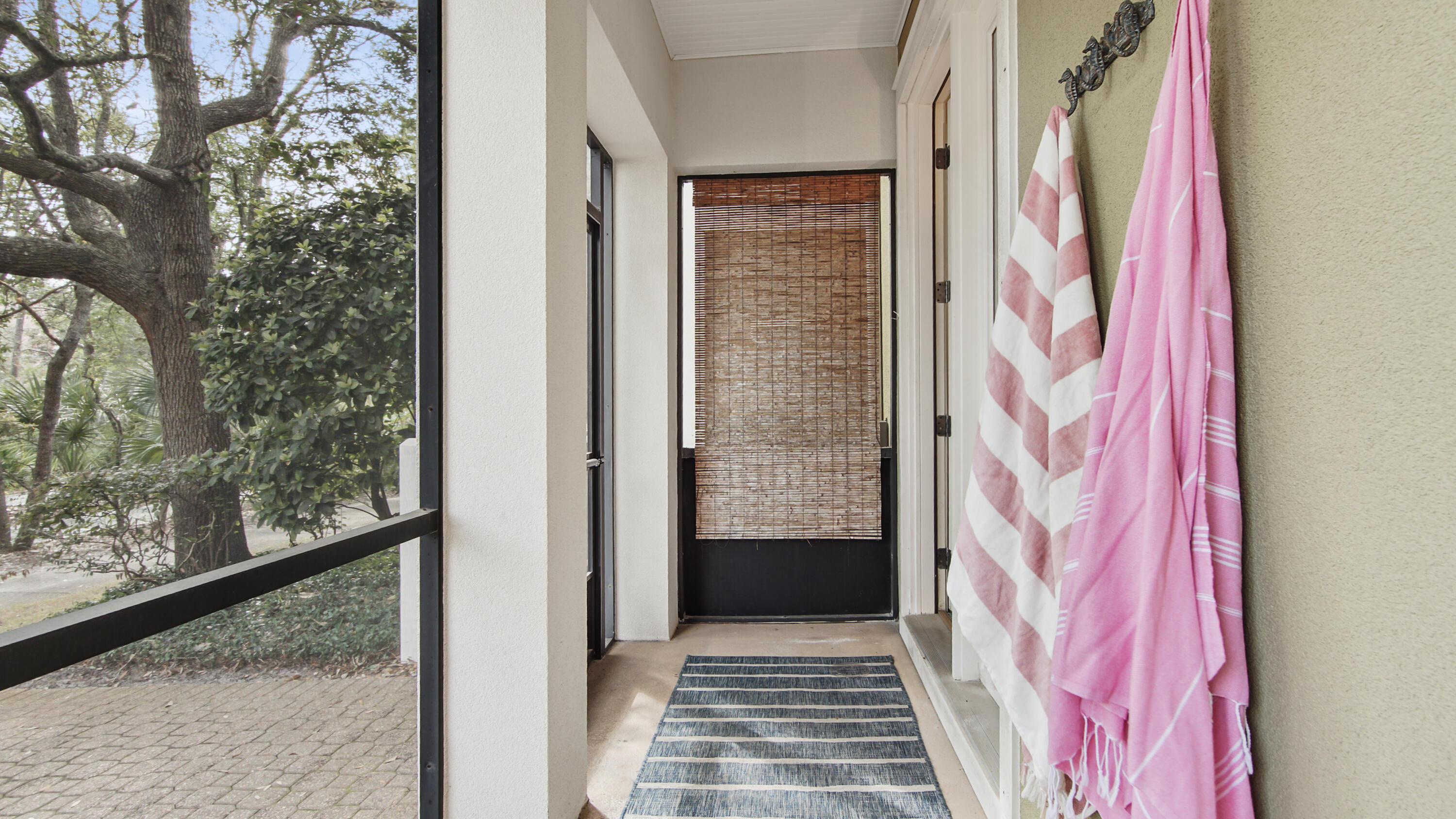 GULF PLACE - Residential