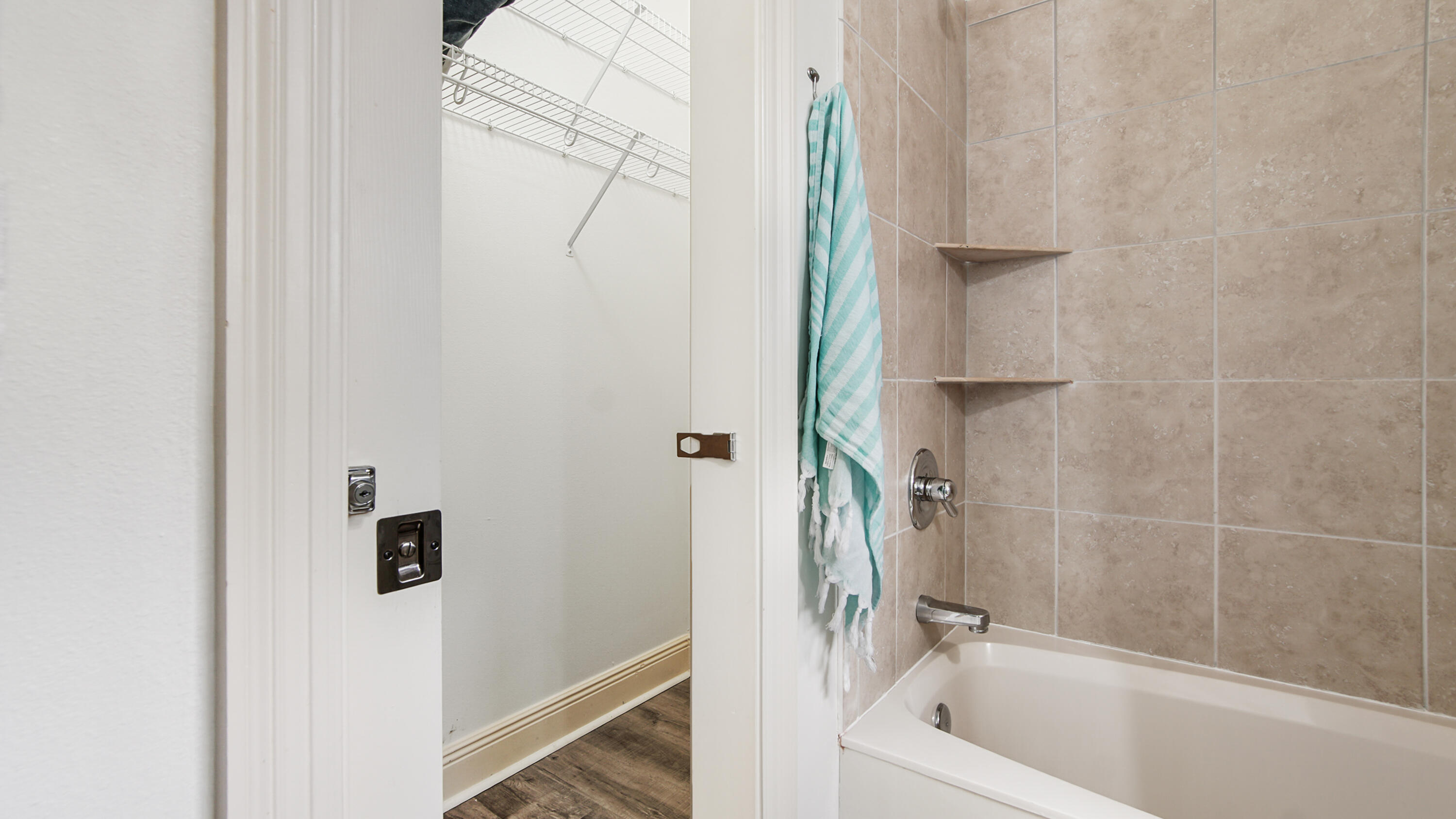 GULF PLACE - Residential