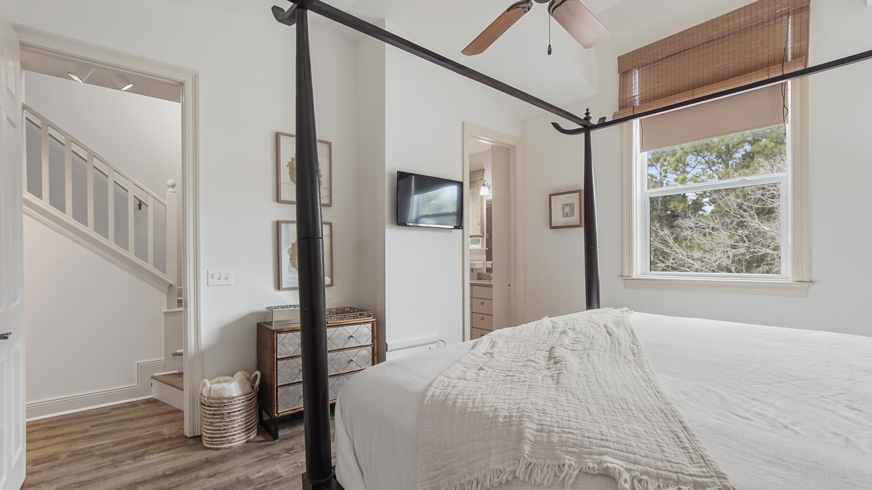 GULF PLACE - Residential