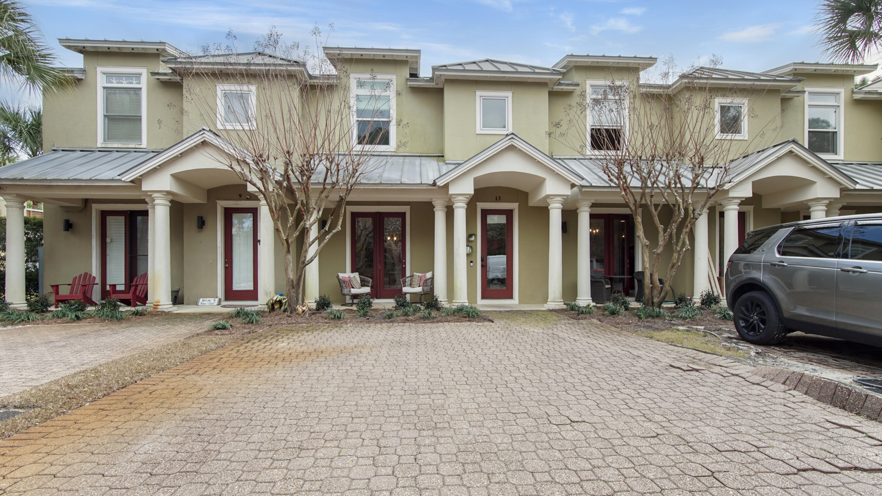 GULF PLACE - Residential