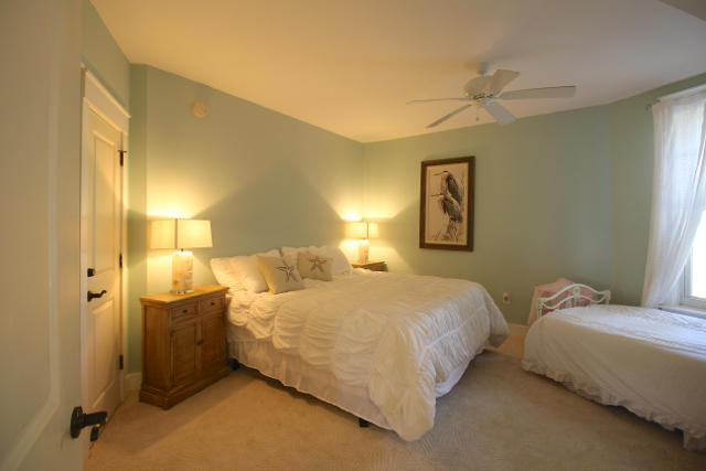 OBSERVATION POINT - Residential