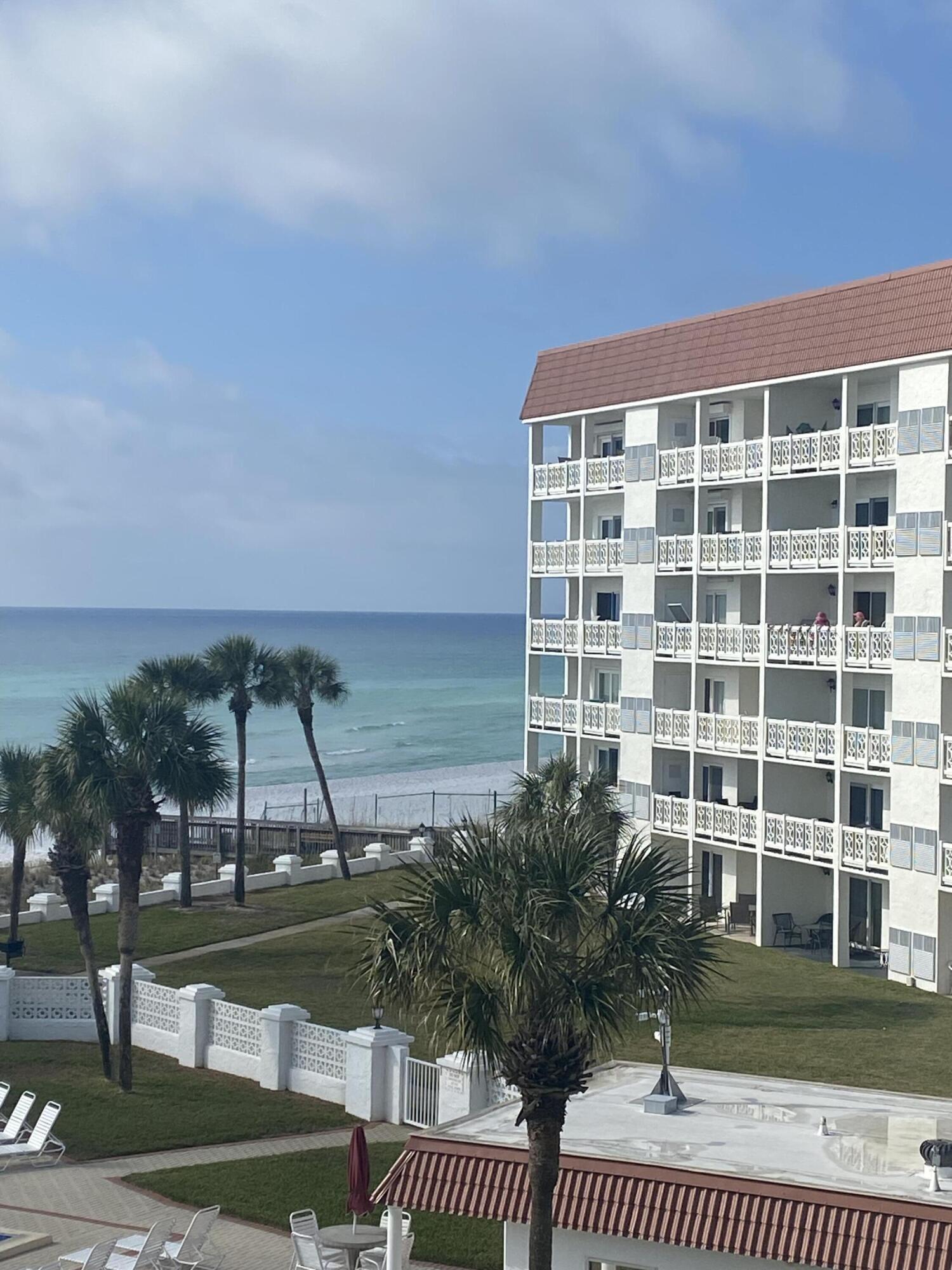 EL MATADOR CONDO - Residential