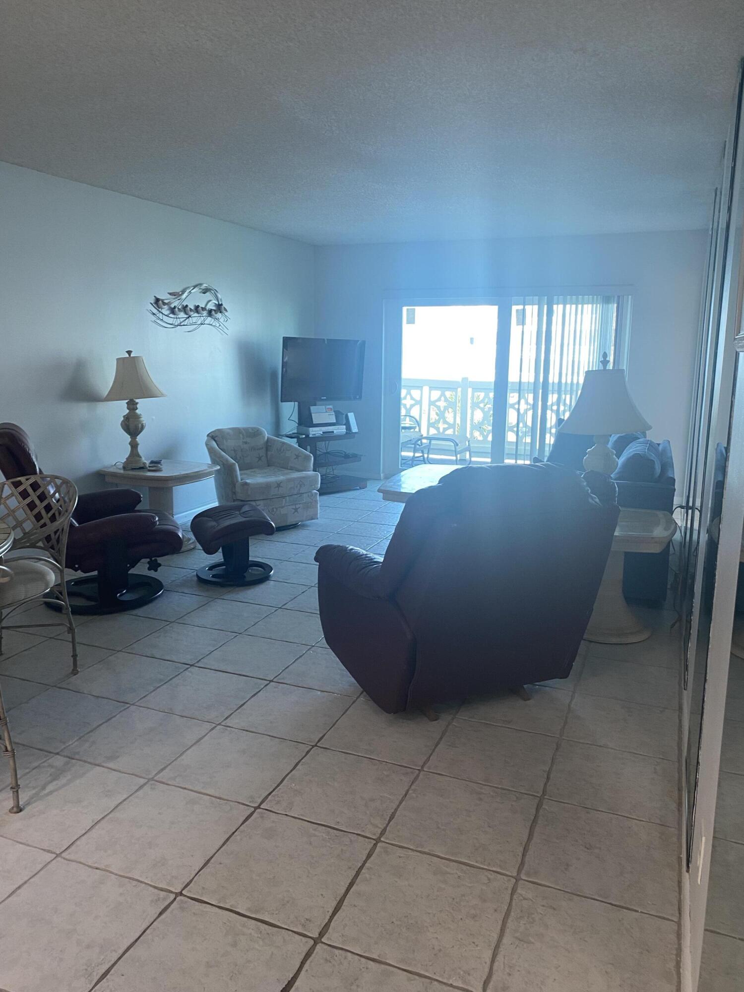 EL MATADOR CONDO - Residential