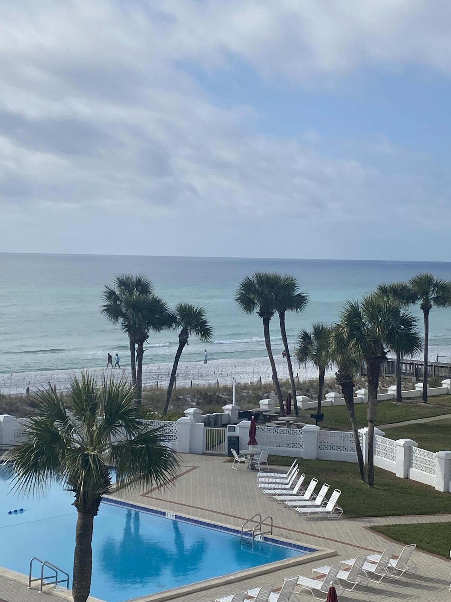 EL MATADOR CONDO - Residential