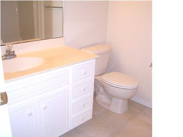 THE OAKS AT NICEVILLE PH I - Residential Lease