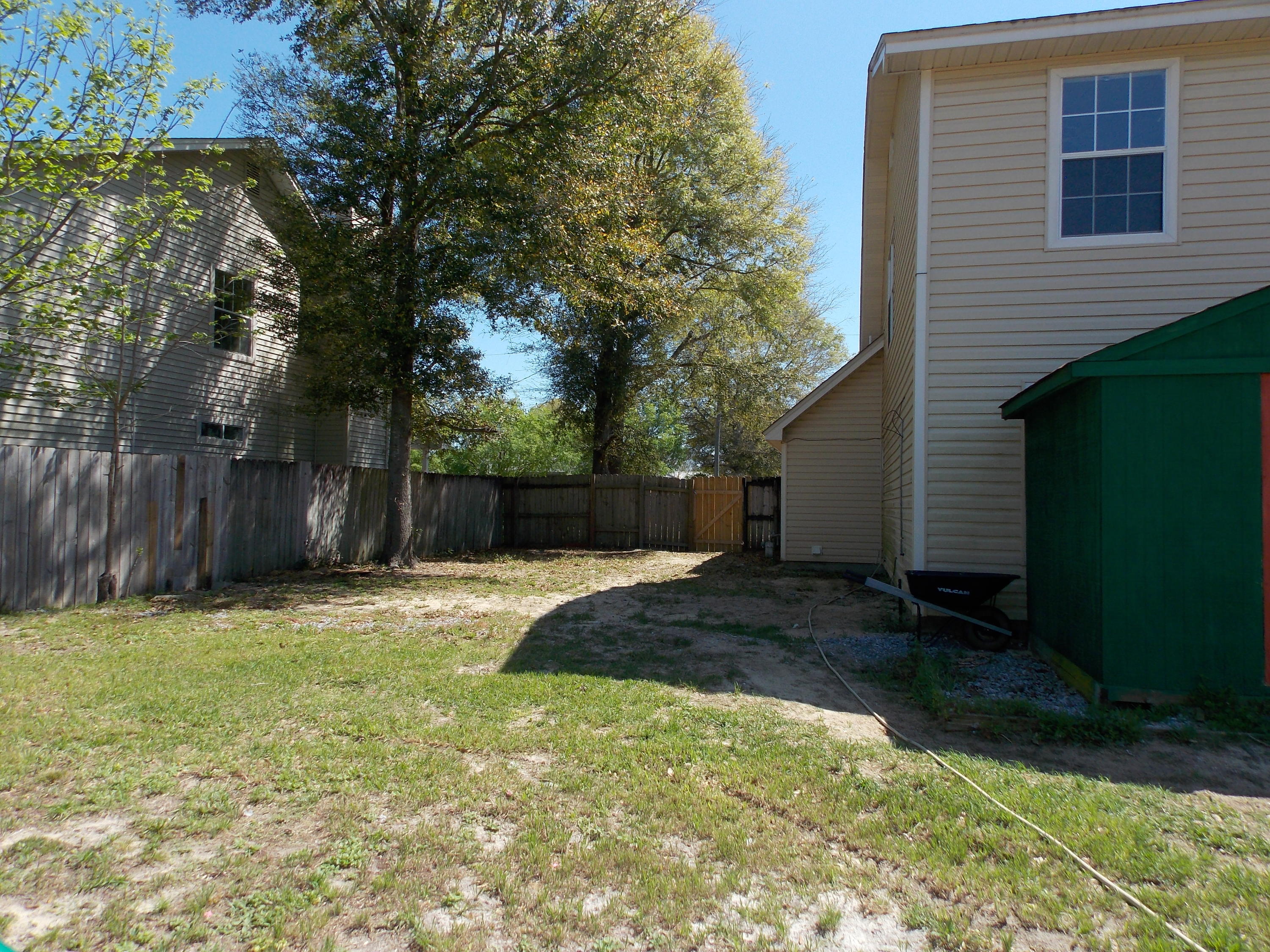 HOLLYROD PARK - Residential