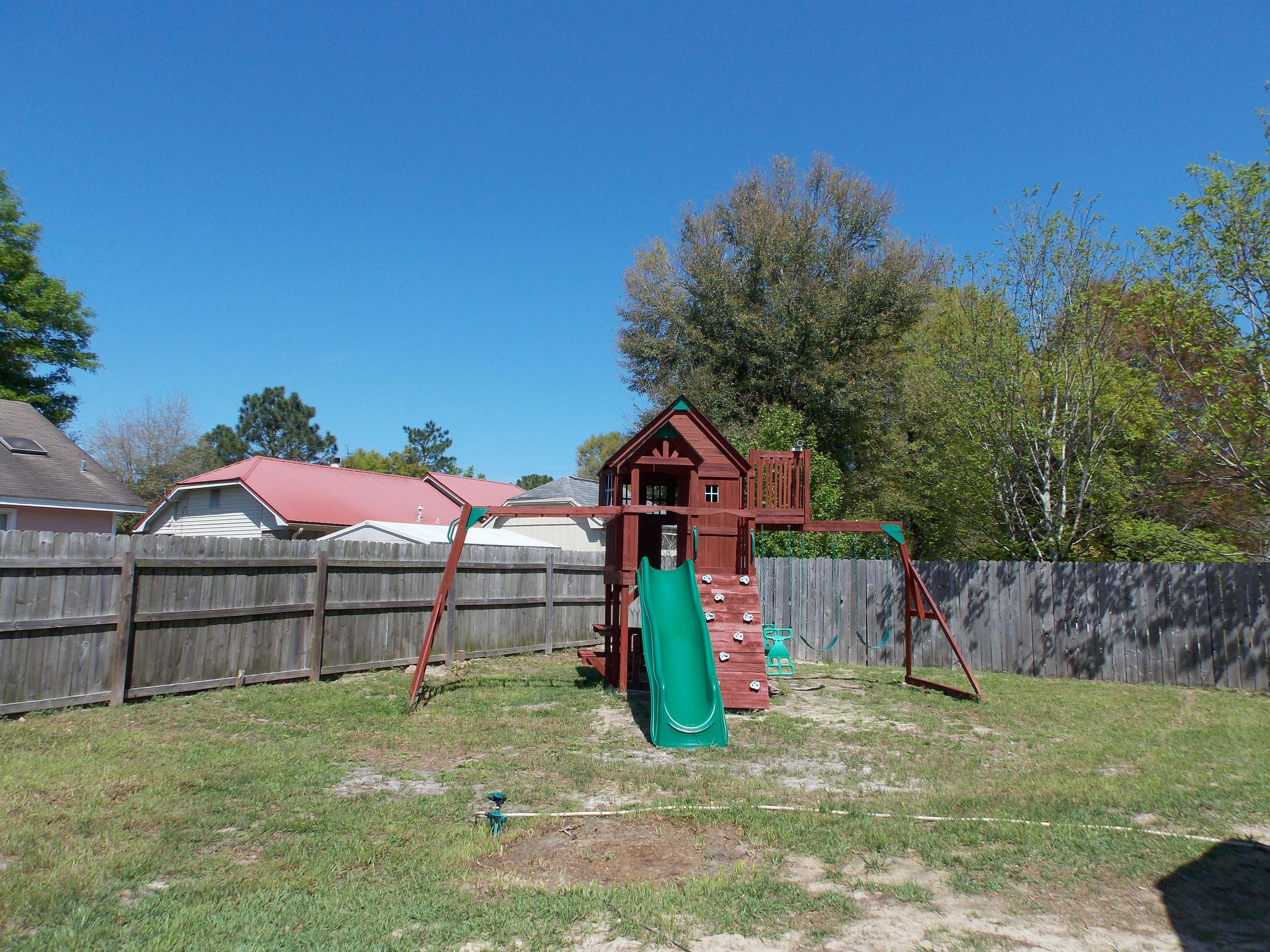 HOLLYROD PARK - Residential