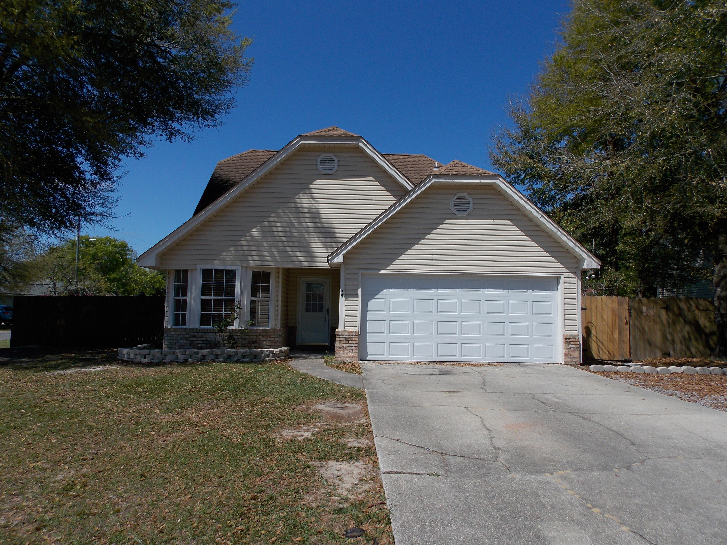 HOLLYROD PARK - Residential