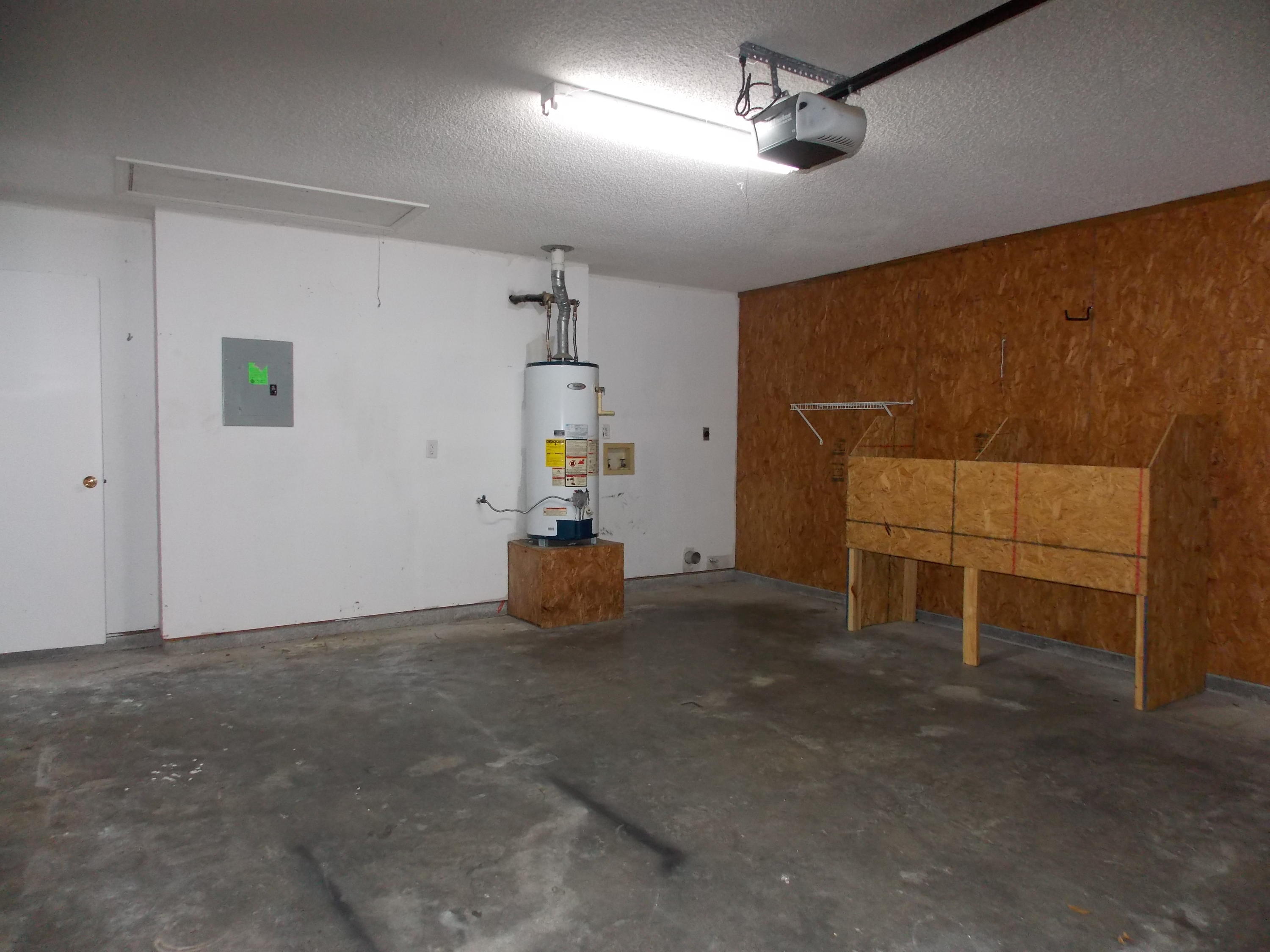 HOLLYROD PARK - Residential