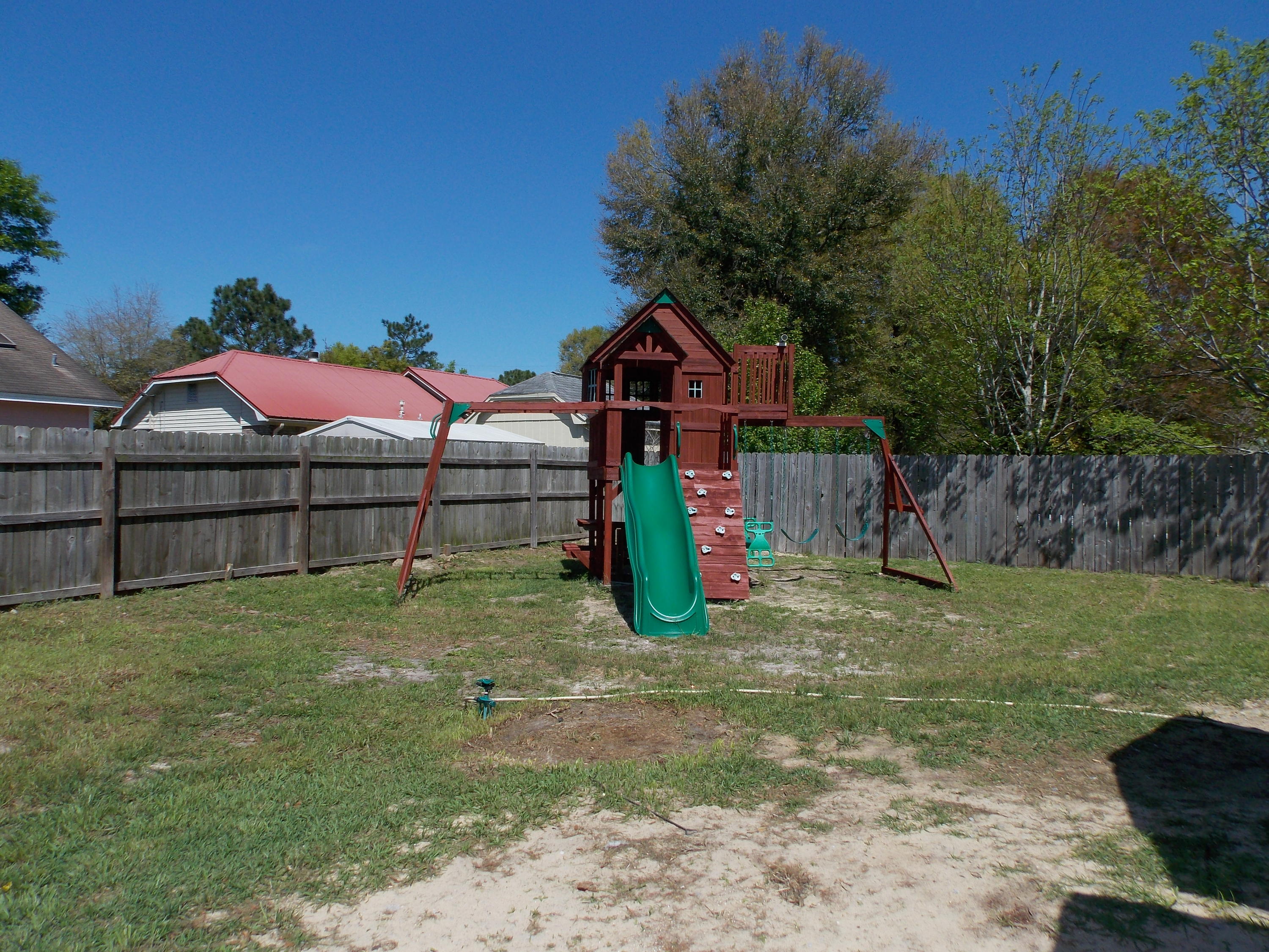 HOLLYROD PARK - Residential