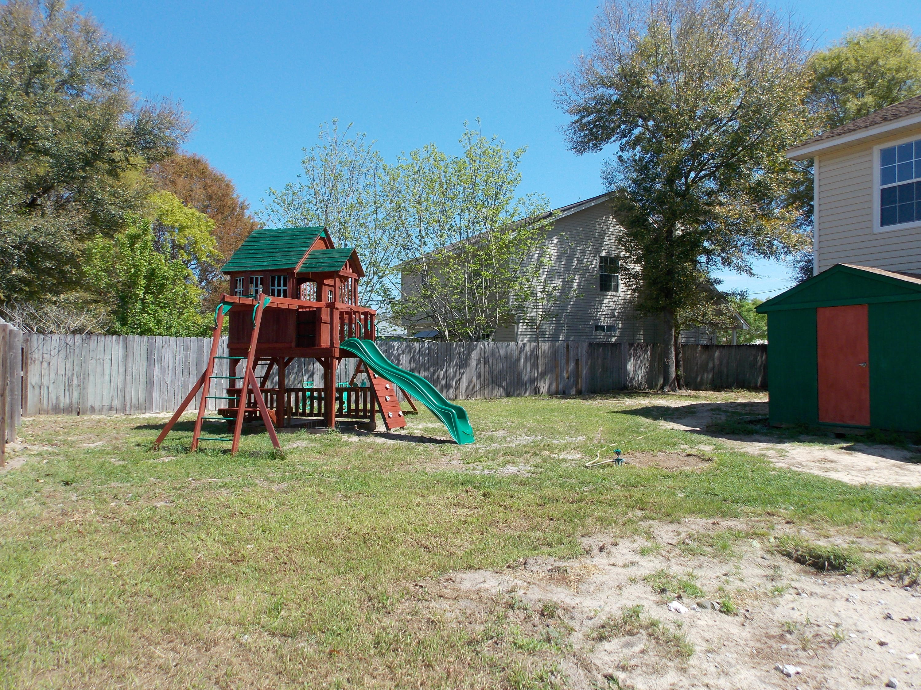 HOLLYROD PARK - Residential