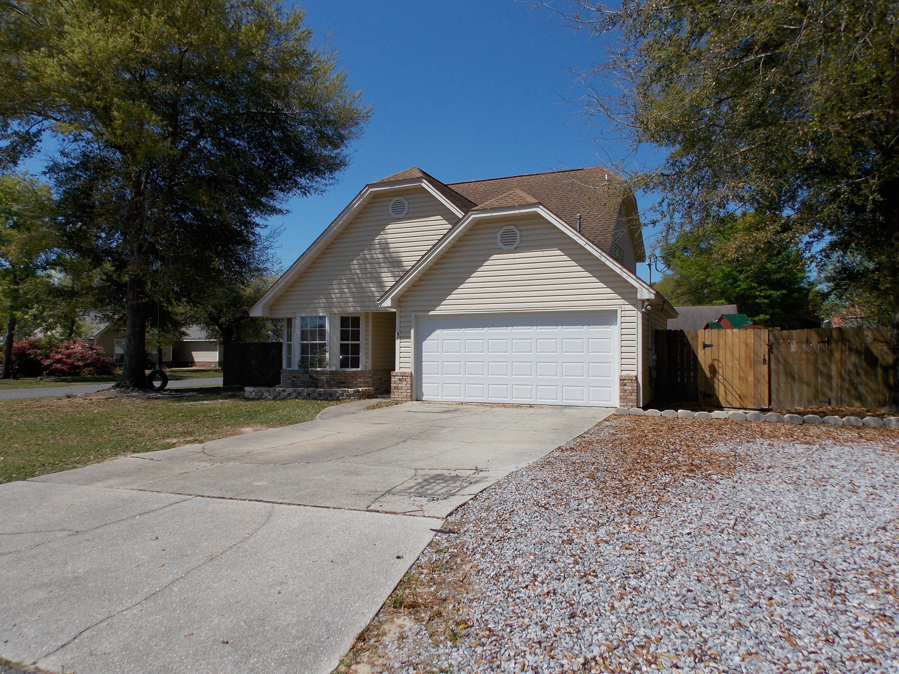 HOLLYROD PARK - Residential