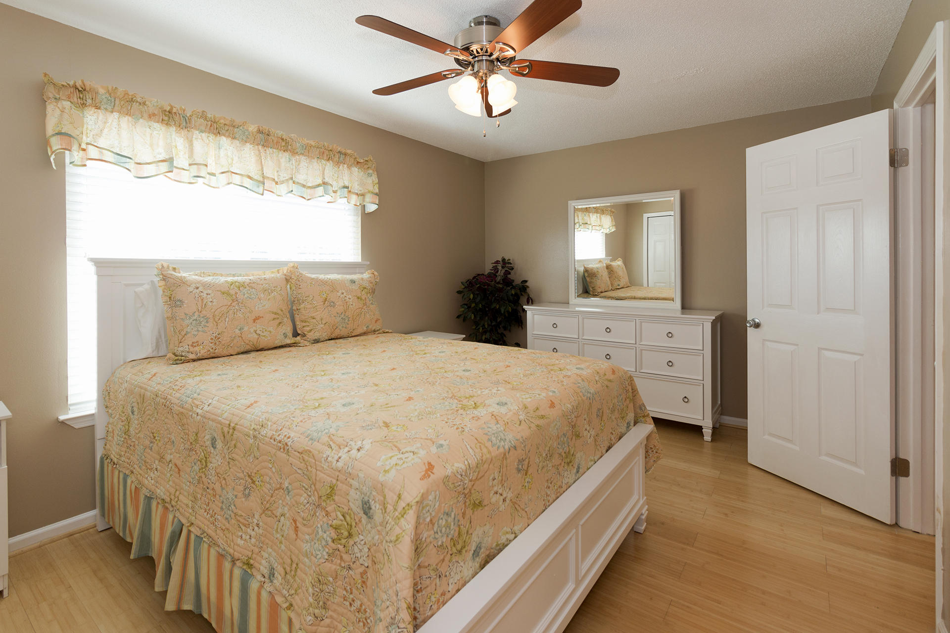 WOODLAND SHORES T/H PH 5 - Residential