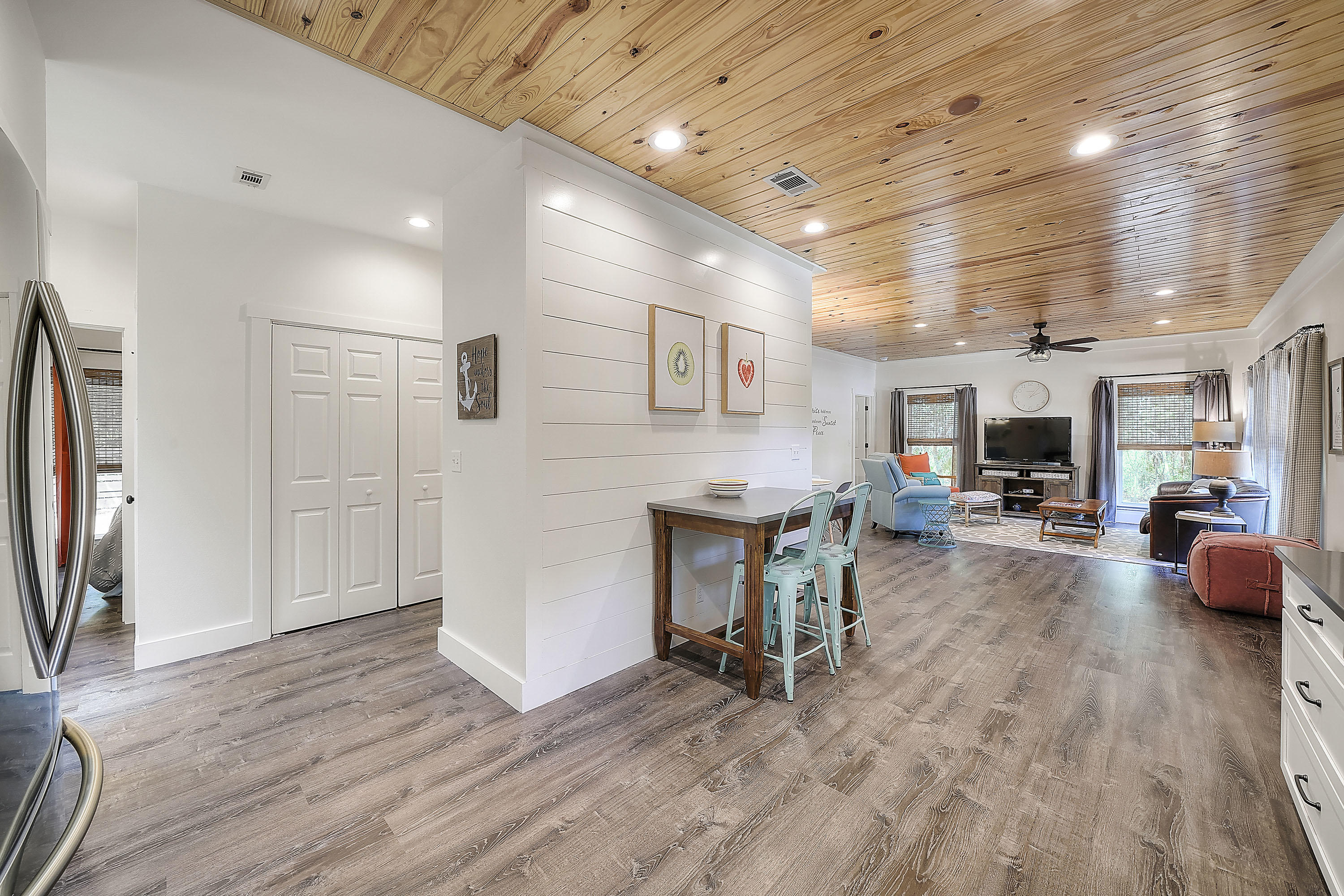 LAKE SHORE ESTATES - Residential