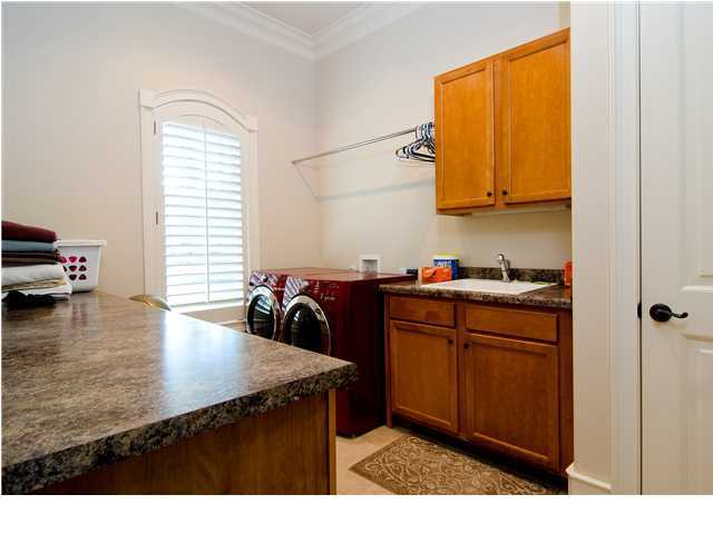 BURNT PINE - Residential