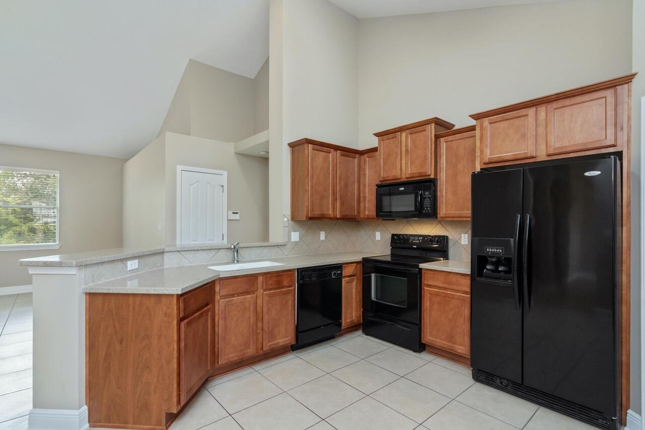 ROLLING RIDGE S/D - Residential Lease