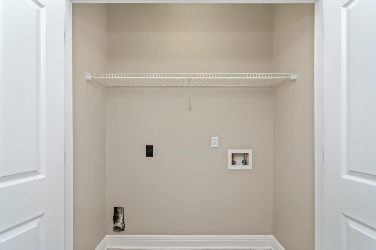 ROLLING RIDGE S/D - Residential Lease