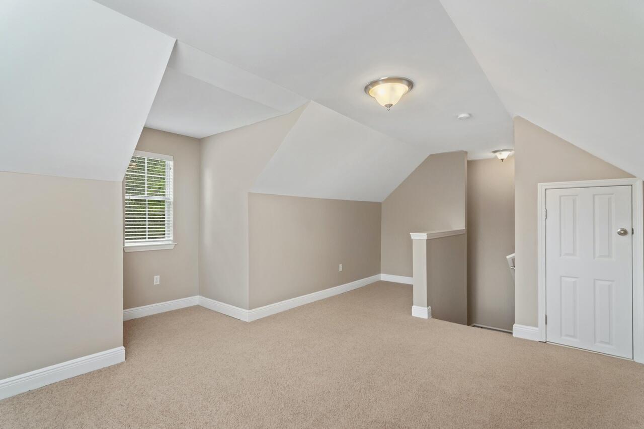 ROLLING RIDGE S/D - Residential Lease