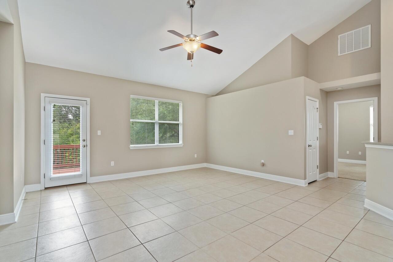 ROLLING RIDGE S/D - Residential Lease