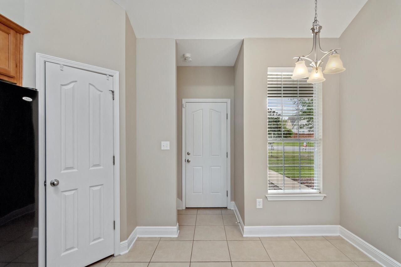 ROLLING RIDGE S/D - Residential Lease