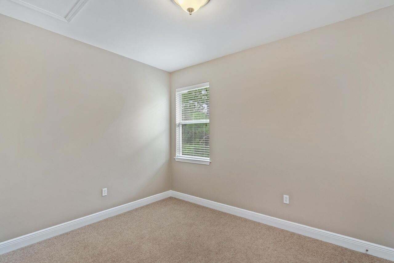 ROLLING RIDGE S/D - Residential Lease