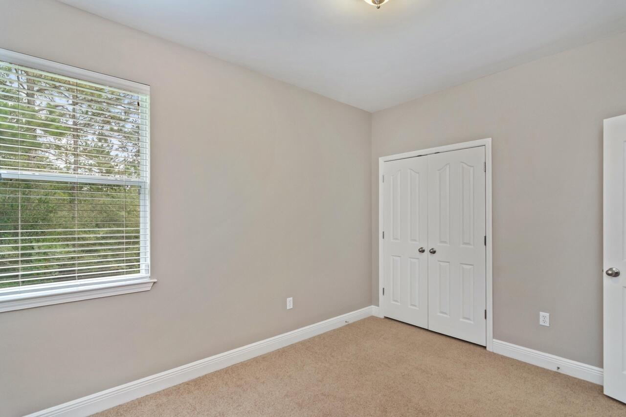 ROLLING RIDGE S/D - Residential Lease