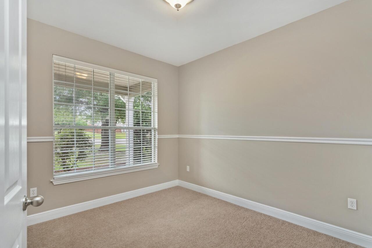 ROLLING RIDGE S/D - Residential Lease