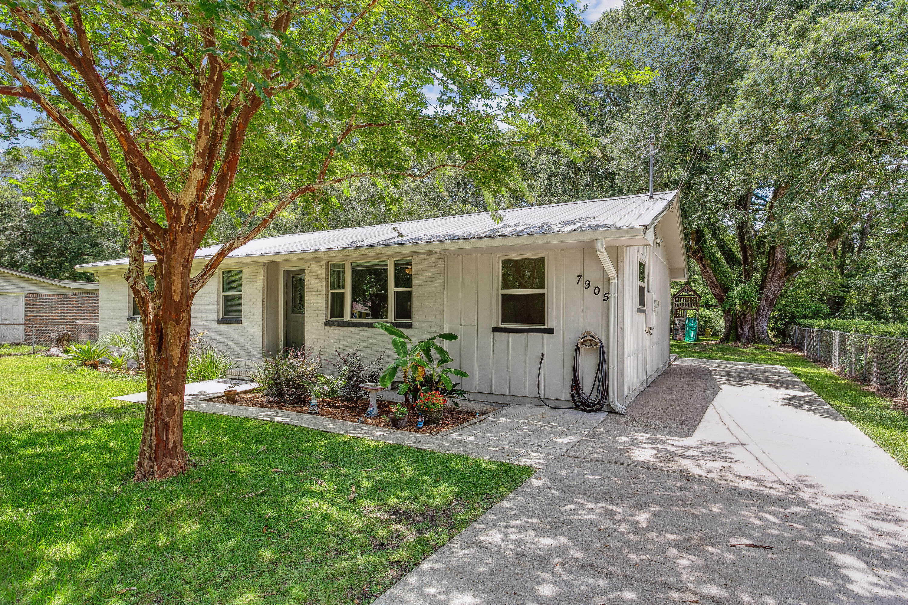 FRICHEZ HEIGHTS - Residential