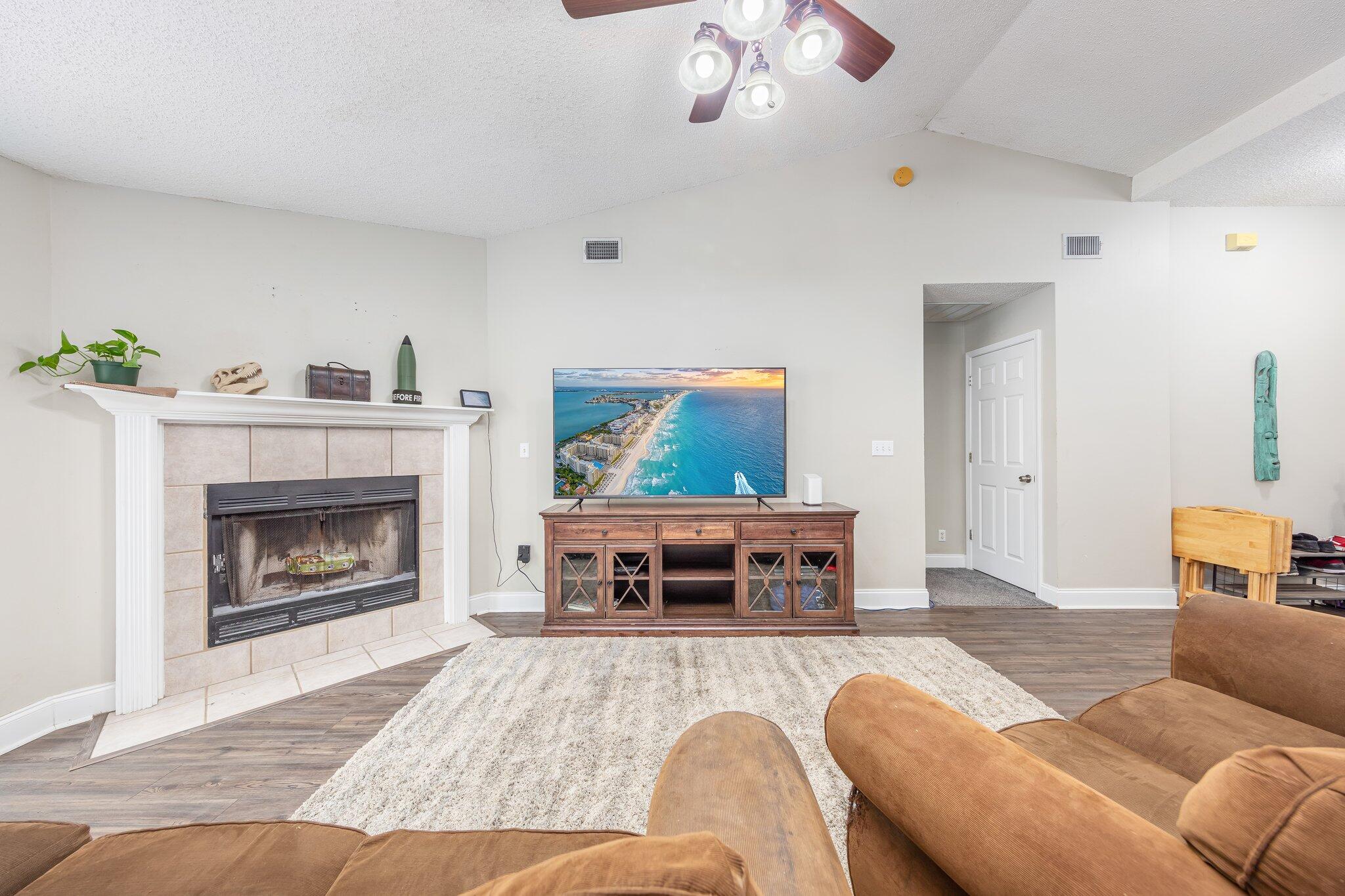 RIVERCHASE S/D PH 1 - Residential