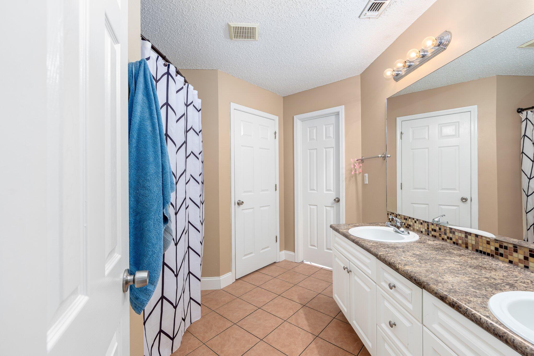 RIVERCHASE S/D PH 1 - Residential