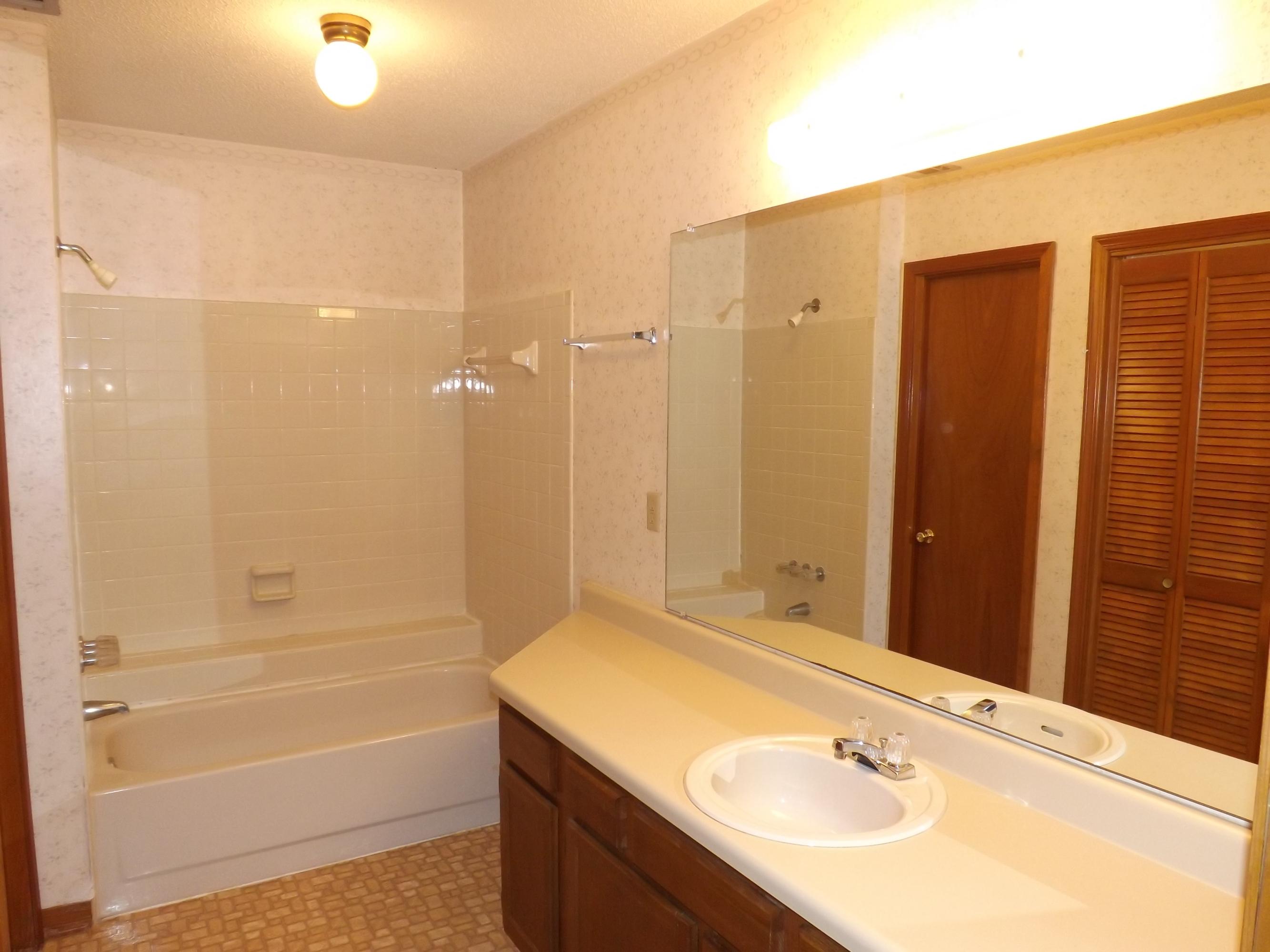 CANTERBURY WOODS 1ST ADDN - Residential