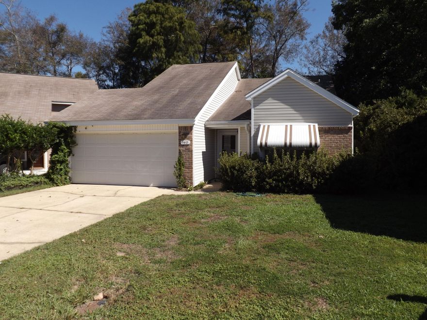 Super location in central Fort Walton Beach between both bases. Near Fort Walton Beach High School, Santa Rosa Mall, Home Depot and Sun Plaza movie theater and restaurants galore. Home has been well taken care of - never been a rental - and the neighborhood is highly desirable. Not a foreclosure or short sale and ready for its new owner - be in before Christmas!