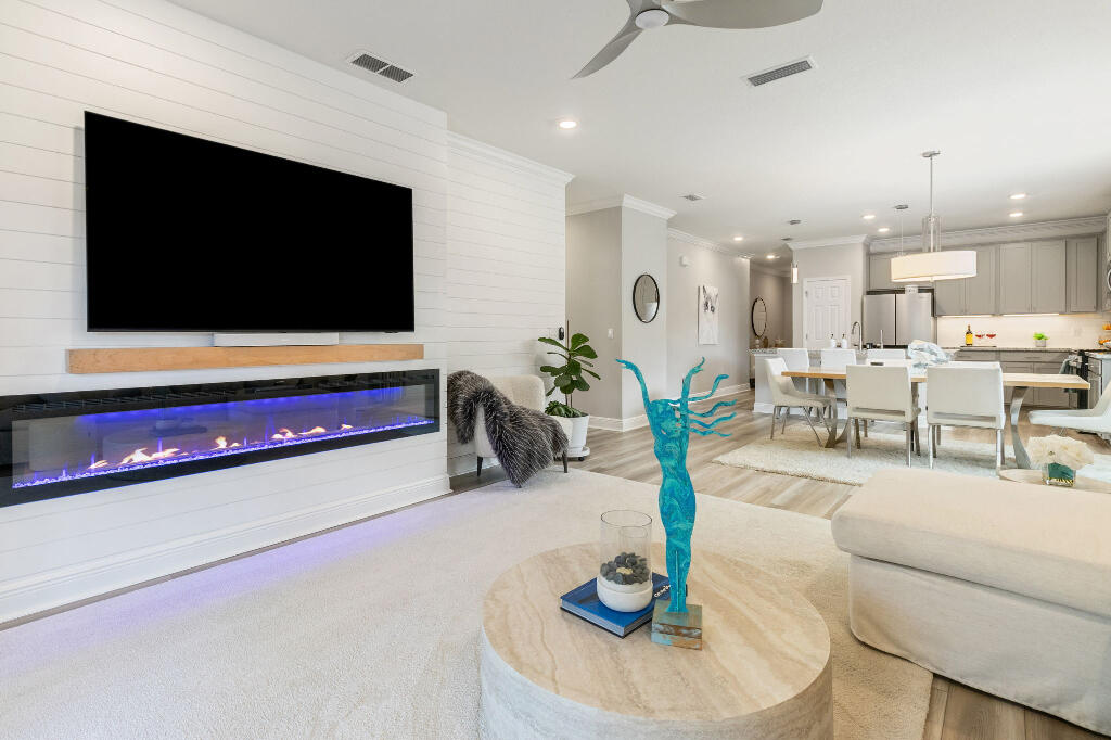 HAMMOCK BAY - Residential