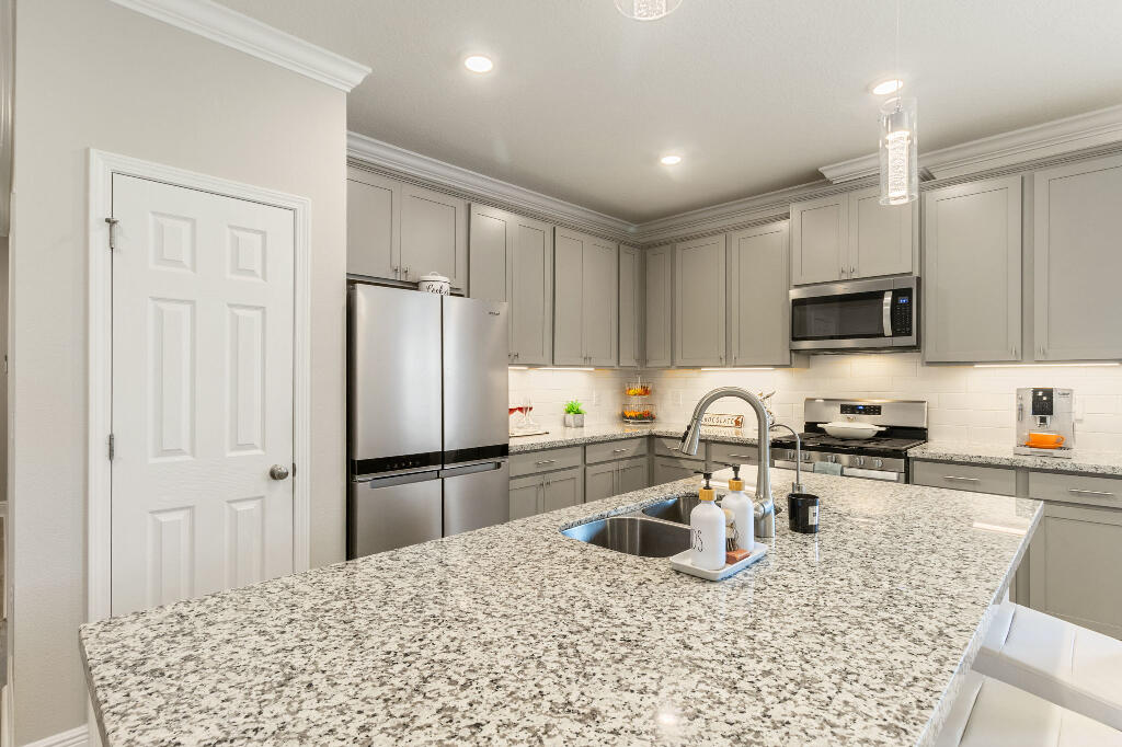 HAMMOCK BAY - Residential