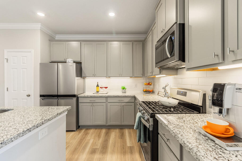 HAMMOCK BAY - Residential