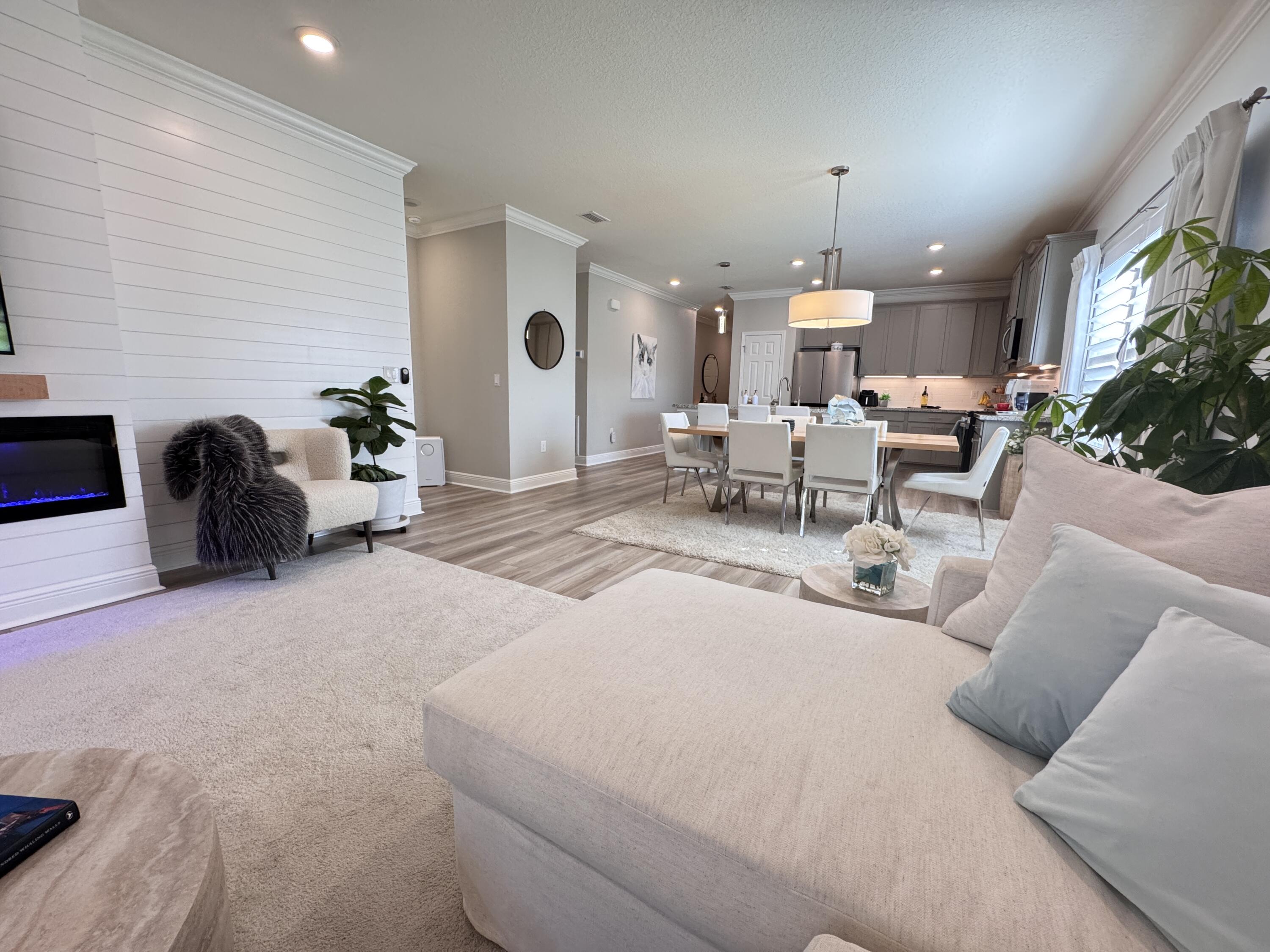 HAMMOCK BAY - Residential