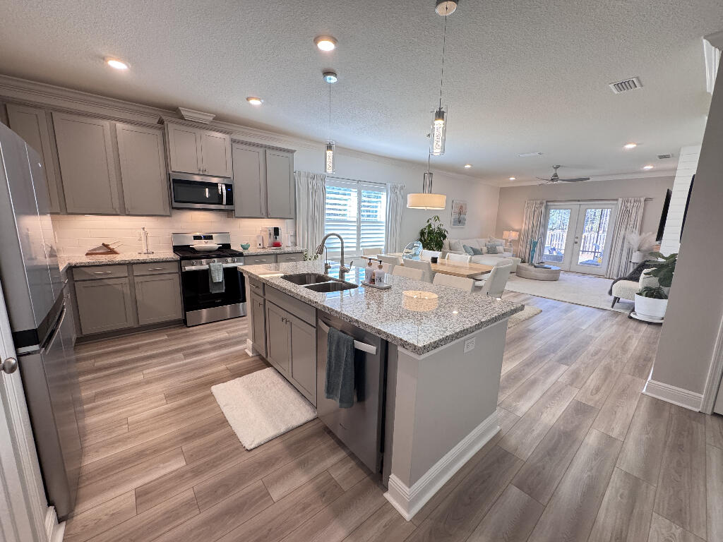 HAMMOCK BAY - Residential