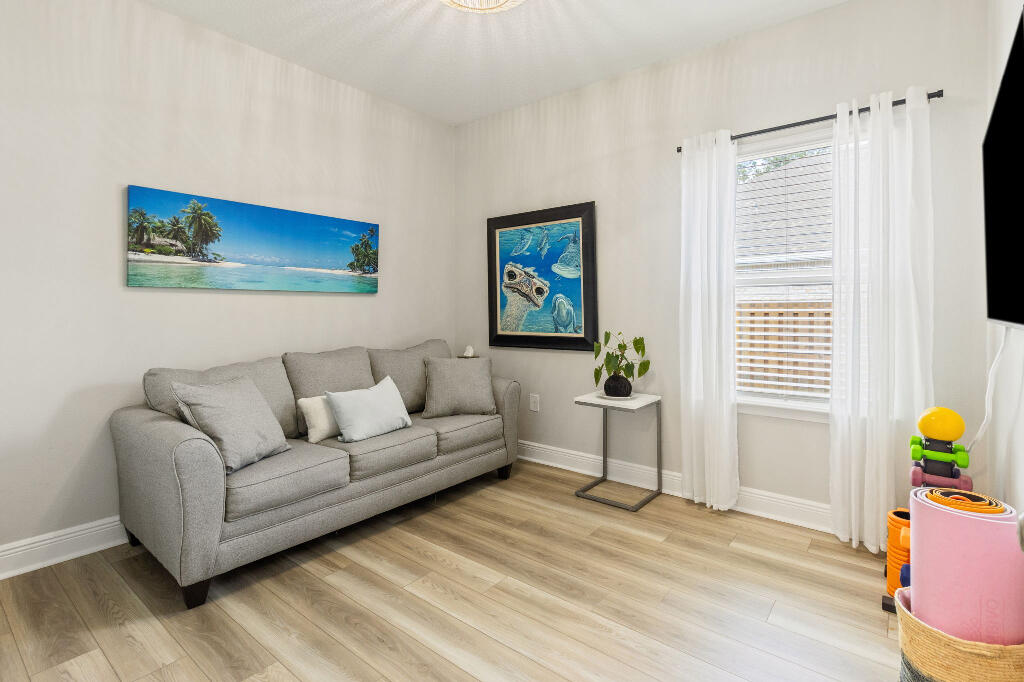 HAMMOCK BAY - Residential