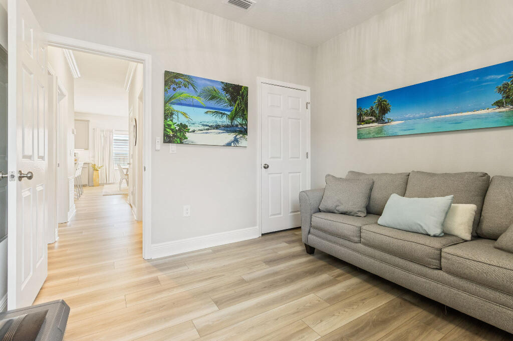 HAMMOCK BAY - Residential