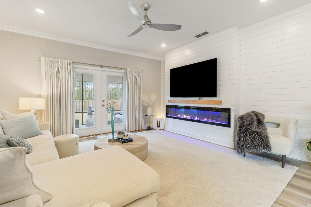 HAMMOCK BAY - Residential